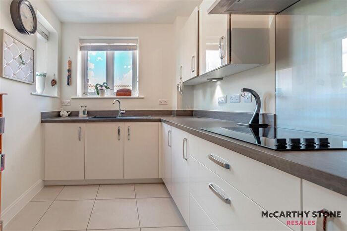 1 Bedroom Flat For Sale In Filey Road, Scarborough, YO11