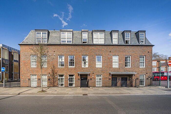 1 Bedroom Flat To Rent In Wakefield Road, Richmond, TW10