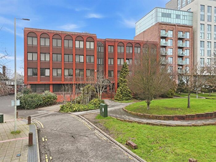 Studio To Rent In Natwest House, Shenley Road, Borehamwood, WD6