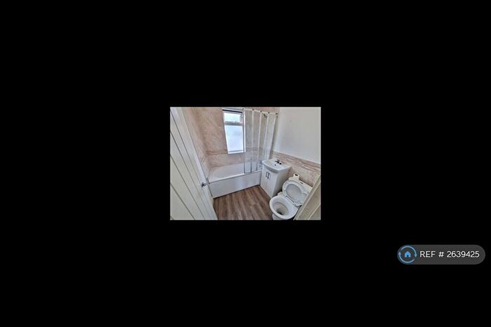 2 Bedroom Flat To Rent In Swindon, Swindon, SN1