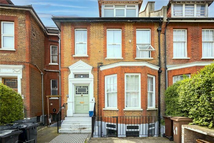 2 Bedroom Apartment To Rent In Northfield Road, Stoke Newington, London, N16