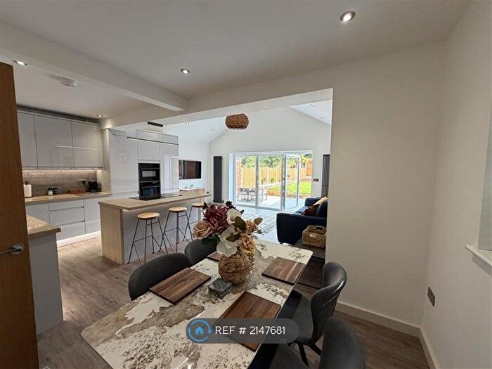 3 Bedroom Bungalow To Rent In Beech Close, Nottingham, NG12