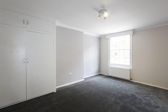 2 Bedroom Flat To Rent In Aylesford Street, London, SW1V