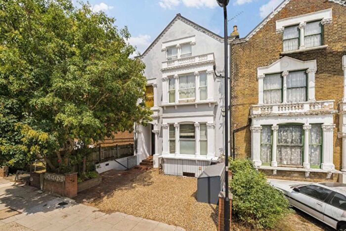 2 Bedroom Flat For Sale In Portland Rise, London, N4