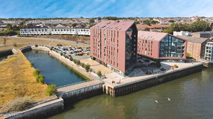 1 Bedroom Apartment For Sale In Smokehouse Two, Smith's Dock, NE29