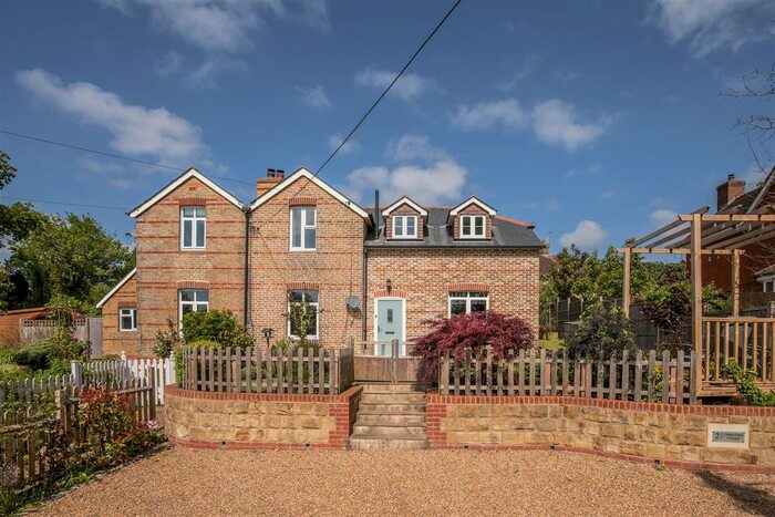 4 Bedroom Semi-Detached House For Sale In Sheepstreet Lane, Etchingham, TN19
