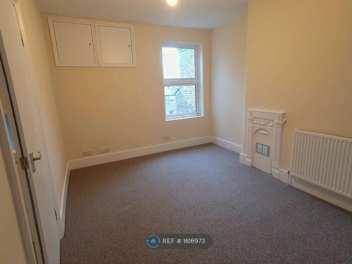 2 Bedroom Flat To Rent In Kimberley Gardens, London, N4