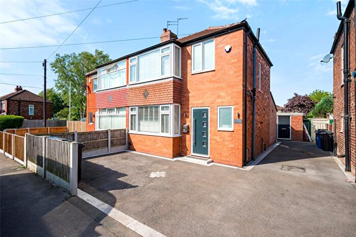 3 Bedroom Semi-Detached House For Sale In Ilfracombe Road, Offerton, Stockport, SK2