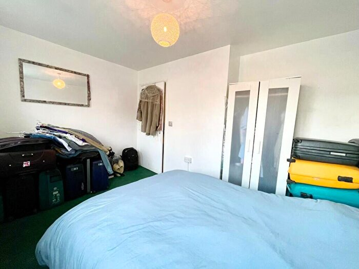 1 Bedroom Apartment For Sale In Polsten Mews, London, Enfield, EN3