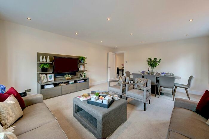 3 Bedroom Flat To Rent In Holbein Place, Sloane Square, Chelsea, London, SW1W