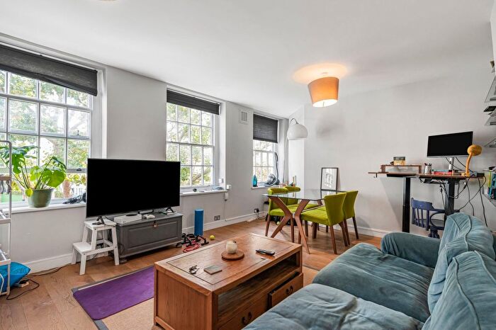3 Bedroom Property To Rent In Vicarage Crescent, London, SW11