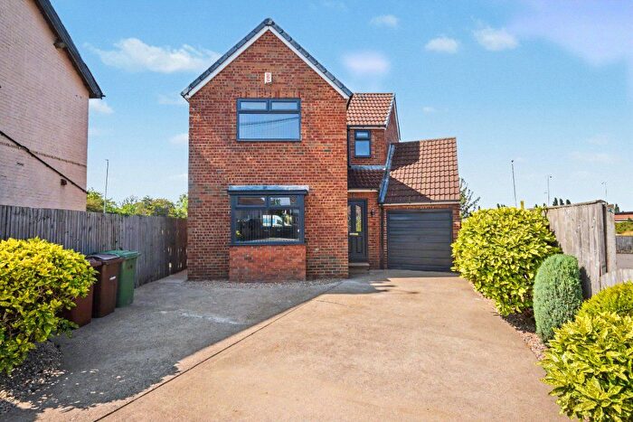 3 Bedroom Detached House For Sale In Denby Dale Road East, Durkar, Wakefield, West Yorkshire, WF4