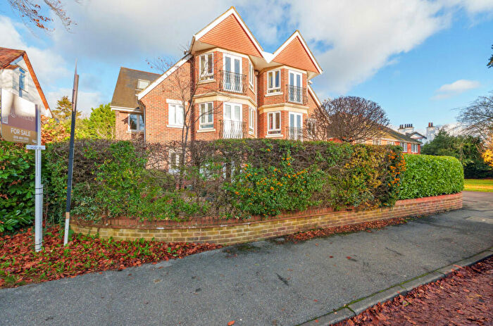 2 Bedroom Apartment For Sale In Sturges Road, Wokingham, Berkshire, RG40