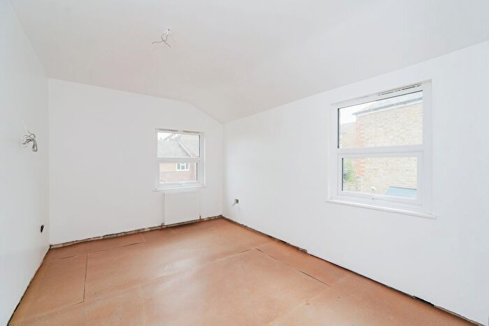 3 Bedroom Terraced House For Sale In Plum Lane, London, SE18