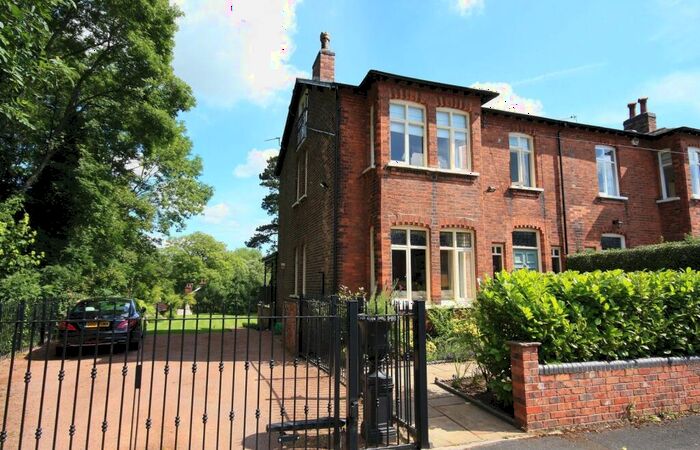 4 Bedroom Villa To Rent In Hawthorn Grove, Wilmslow, SK9
