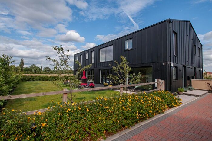 4 Bedroom Semi-Detached House For Sale In Astwick Road, Stotfold, Hitchin, SG5