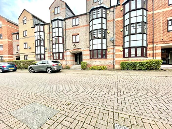 1 Bedroom Apartment To Rent In Maltings Place, Reading, Berkshire, RG1