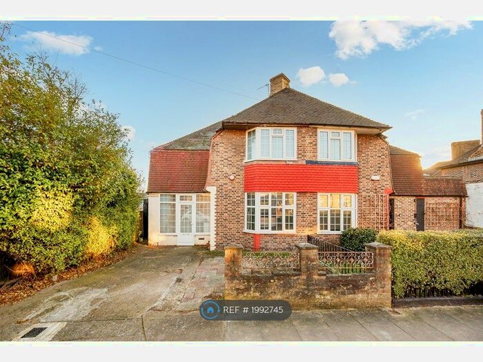 4 Bedroom Semi-Detached House To Rent In Foxglove Street, London, W12