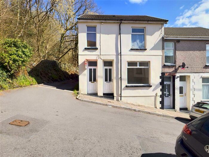 2 Bedroom Flat To Rent In Wordsworth Street, Cwmaman, Aberdare, CF44
