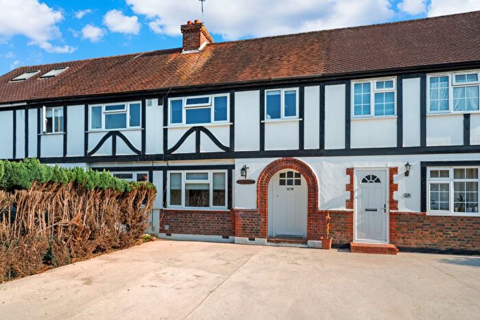 3 Bedroom End Of Terrace House To Rent In Elm Way, Epsom, Surrey, KT19