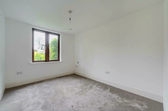 2 Bedroom Flat For Sale In Hampton Road, Stanmore, HA7