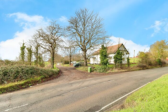 3 Bedroom Semi Detached House To Rent In Laindon Road, Stanford-Le-Hope, SS17