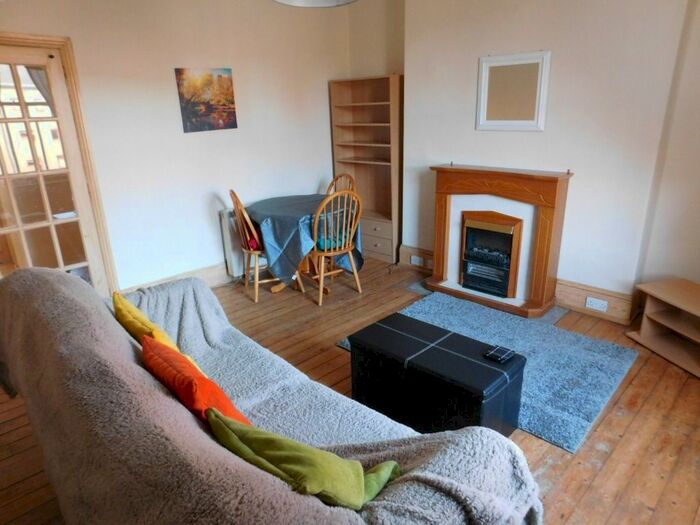 1 Bedroom Flat To Rent In Skene Square, Rosemount, Aberdeen, AB25