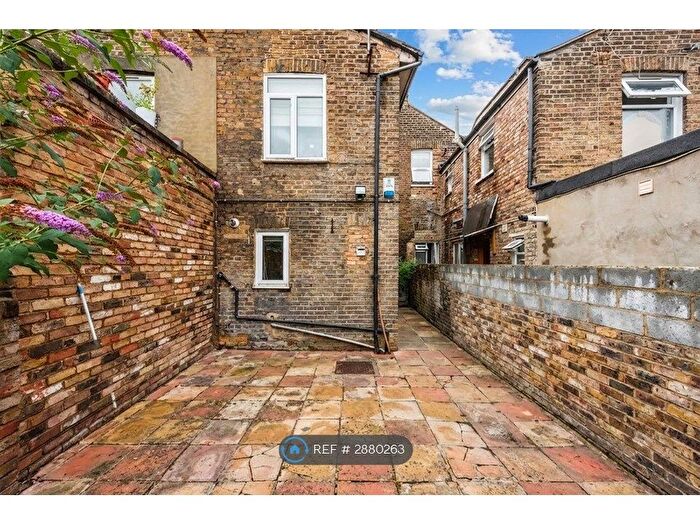 1 Bedroom Flat To Rent In Wick Road, London, E9