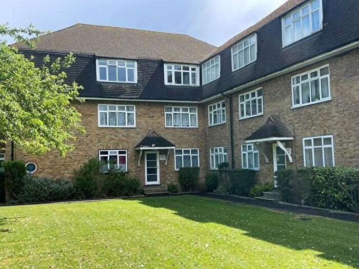 2 Bedroom Flat For Sale In Sutton Common Road, London, SM1