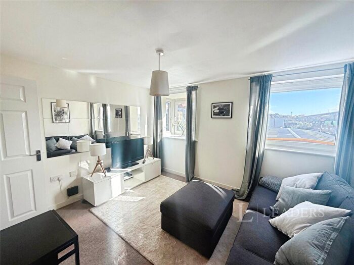 1 Bedroom Flat To Rent In Anglesea Terrace, Southampton, Hampshire, SO14