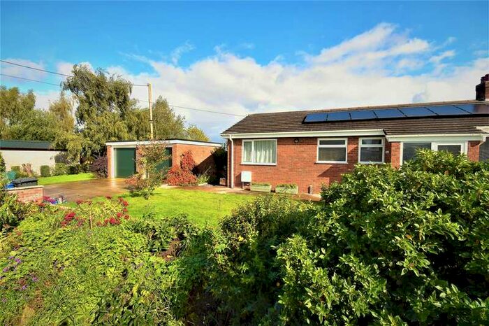 3 Bedroom Bungalow For Sale In Commonwood Holt, Wrexham, LL13