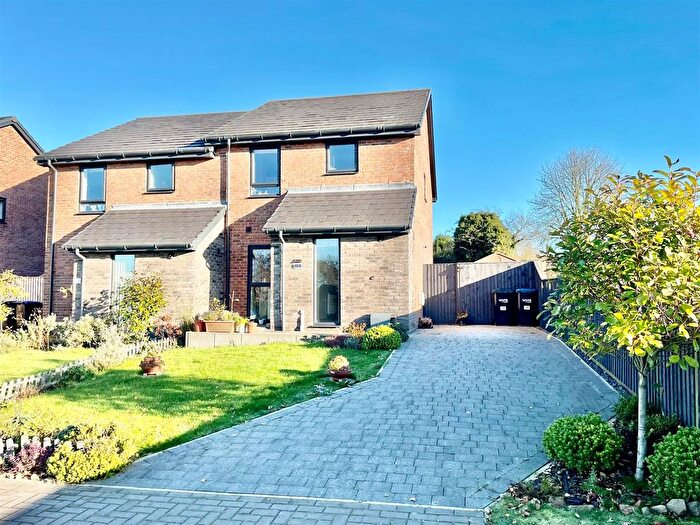 3 Bedroom Semi-Detached House For Sale In Roeburn Avenue, Forton, Preston, PR3