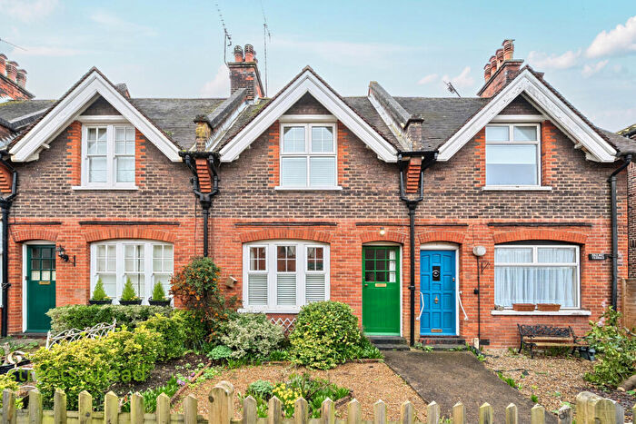 2 Bedroom Terraced House For Sale In Station Approach, Coulsdon North, Coulsdon, CR5