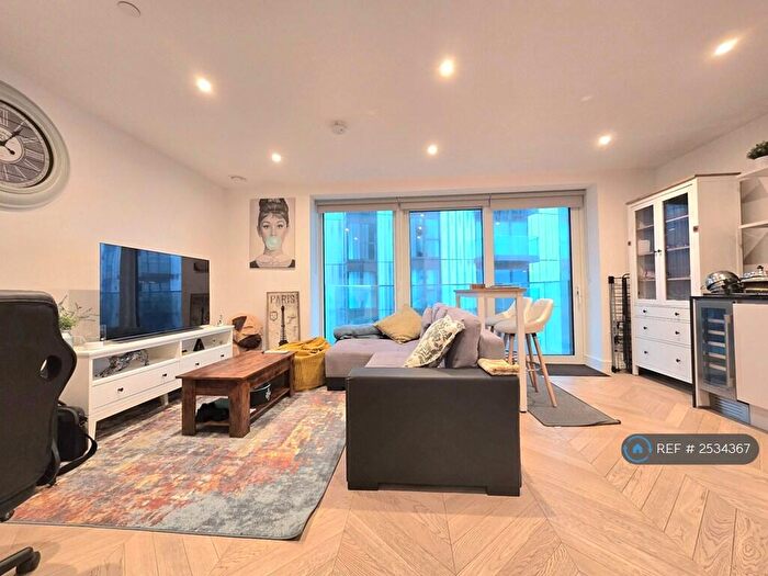 2 Bedroom Flat To Rent In Hennessey Apartments, London, SE18