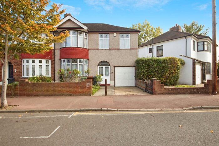 4 Bedroom End Of Terrace House For Sale In Clare Gardens, Barking, IG11