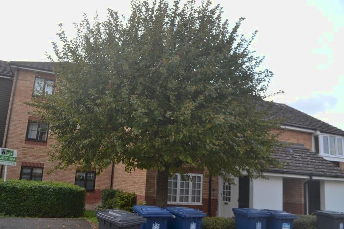 2 Bedroom Flat To Rent In Tamarin Gardens, Cherry Hinton, Cambridge, CB1