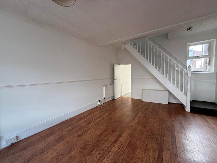 3 Bedroom Terraced House To Rent In New Road East, Portsmouth, Hampshire, PO2