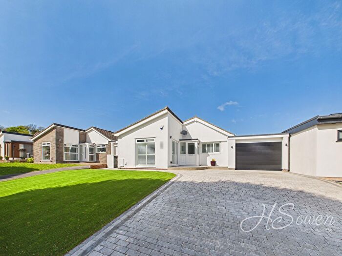 3 Bedroom Bungalow For Sale In Quantocks Road, Torquay, TQ2