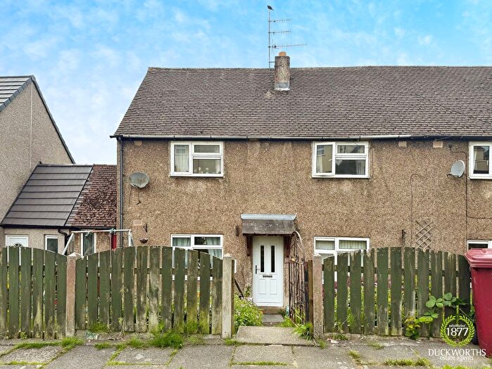 3 Bedroom Semi-Detached House For Sale In Waddington Avenue, Burnley, BB10