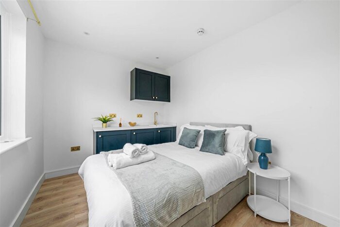 Studio To Rent In Weald Rise, Harrow, HA3