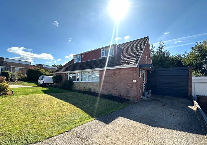 3 Bedroom Bungalow For Sale In Elm Drive, Garsington, Oxford, OX44