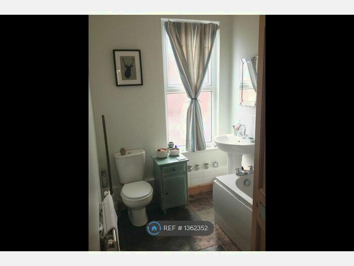 4 Bedroom Terraced House To Rent In Victoria Grove, Leeds, LS9