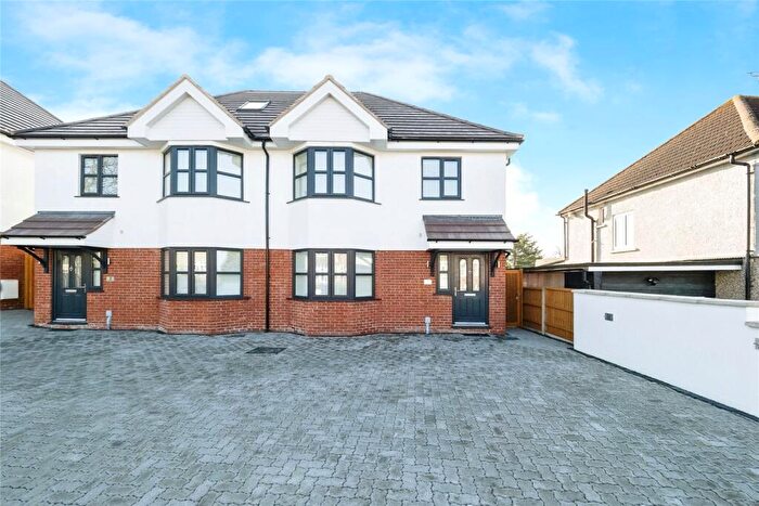 4 Bedroom Semi-Detached House For Sale In Purfleet Road, Aveley, South Ockendon, Essex, RM15