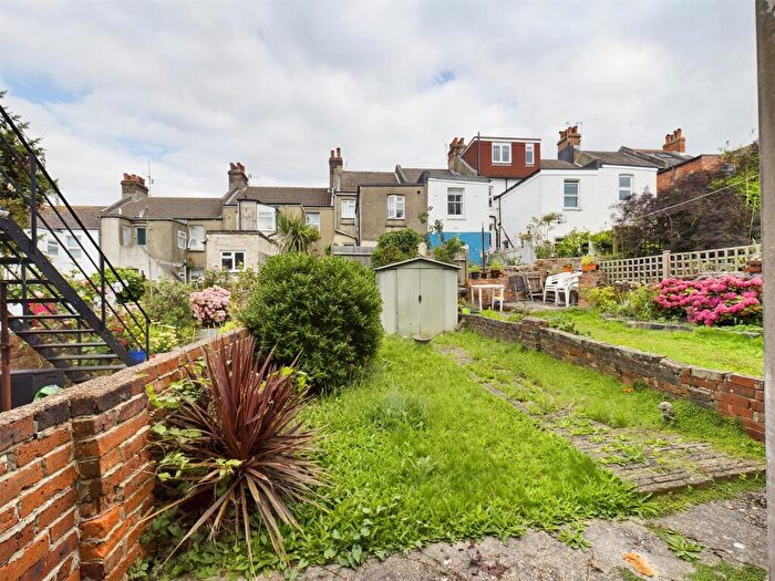 3 Bedroom Flat To Rent In Totland Road, Brighton, East Sussex, BN2