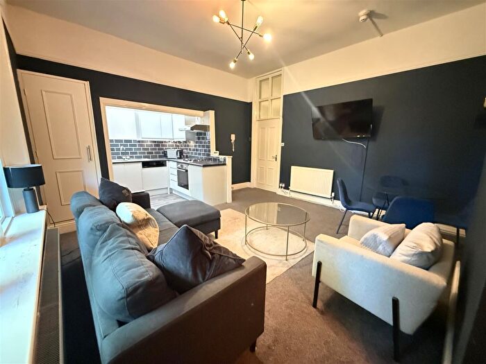 1 Bedroom Flat To Rent In Newton Villas, Leeds, LS7