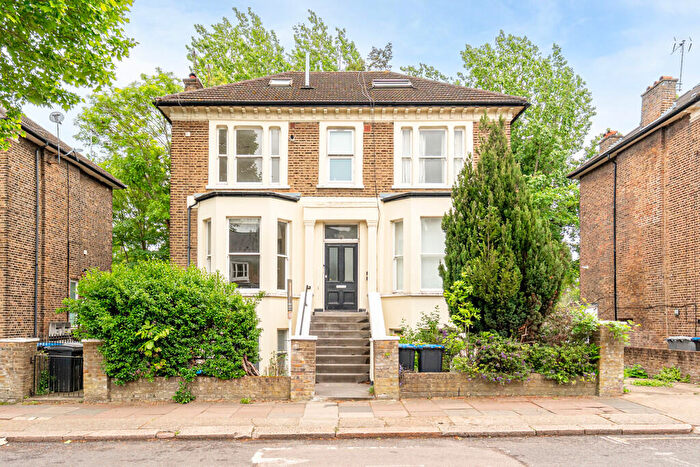 2 Bedroom Apartment For Sale In Cavendish Road, Kilburn, NW6
