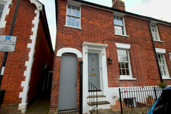 3 Bedroom Semi-Detached House To Rent In The Mall, Faversham, ME13