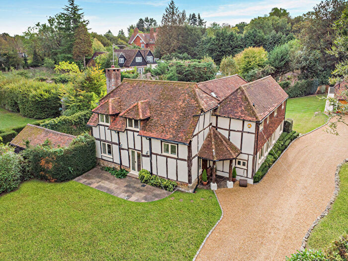 6 Bedroom Detached House To Rent In Gravelpits Lane, Gomshall, GU5