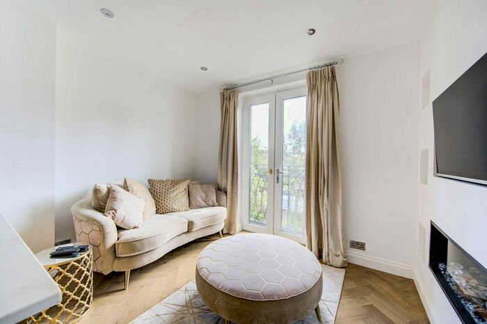 1 Bedroom Flat To Rent In New Kings Road, Parsons Green, London, SW6