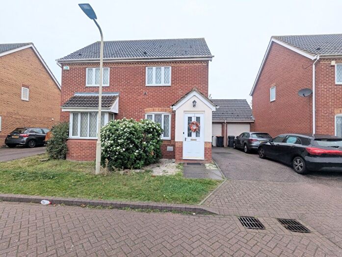 2 Bedroom Property To Rent In Cartmel Priory, Bedford, MK41